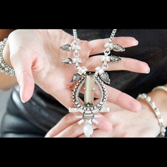 :: Stella & Dot Eclipse Statement Necklace - Picture 3 of 9